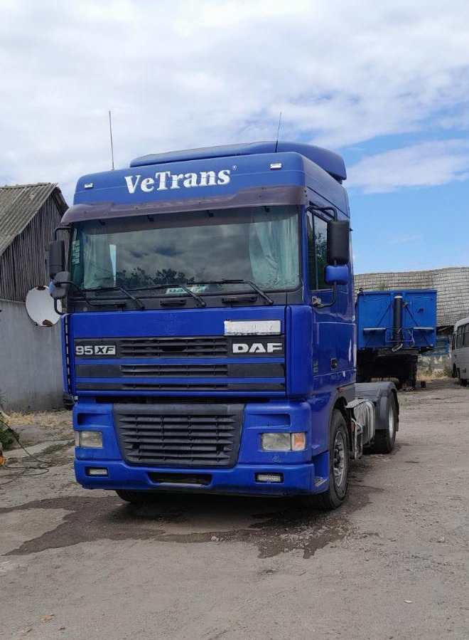 DAF XF 95.380 - Tegljač: slika 2 DAF XF 95.380 - Tegljač: slika 2
