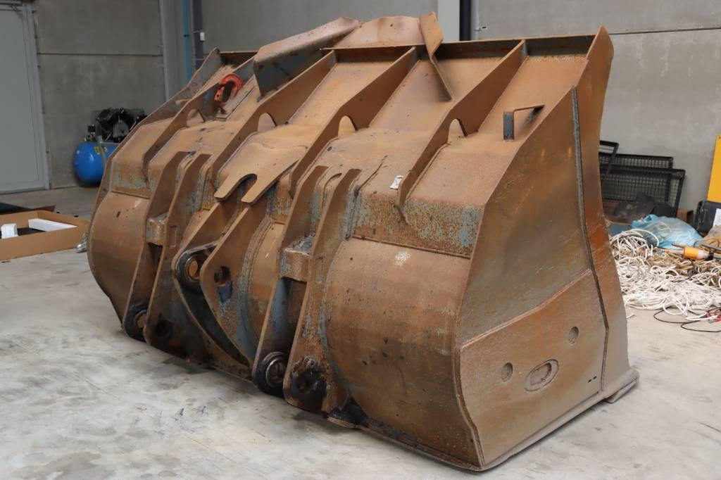 Komatsu WA470 - Utovarna kašika za Građevinska mašina: slika 1 Komatsu WA470 - Utovarna kašika za Građevinska mašina: slika 1