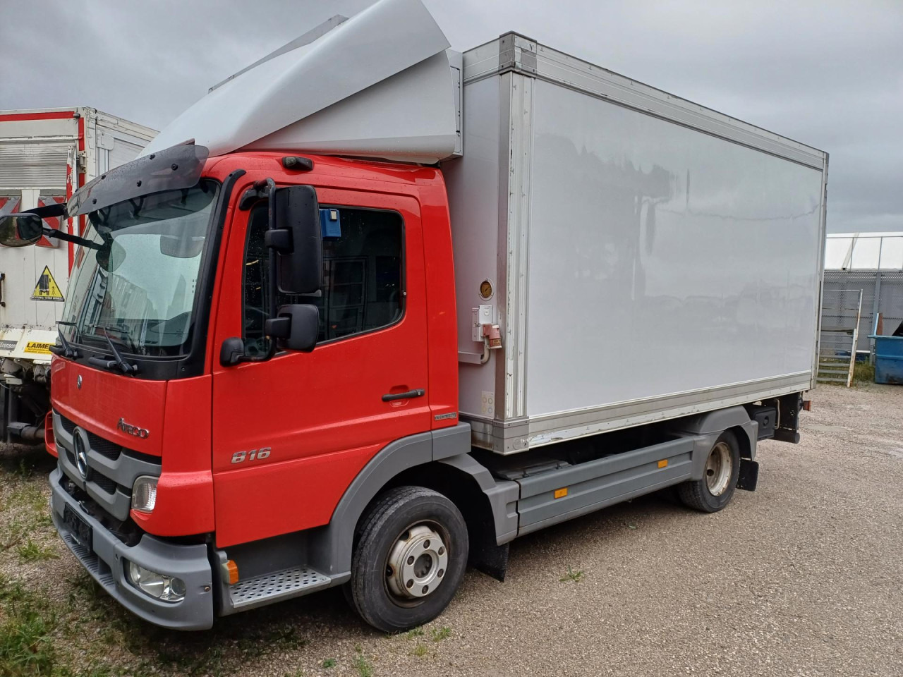 MERCEDES-BENZ 816 Euro5 AHK Luftfeder - Dostavno vozilo hladnjača: slika 4 MERCEDES-BENZ 816 Euro5 AHK Luftfeder - Dostavno vozilo hladnjača: slika 4