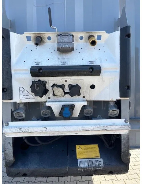 Krone 2023 Krone XL mega hupac flat with damage - Poluprikolica sa zatvorenim sandukom: slika 3 Krone 2023 Krone XL mega hupac flat with damage - Poluprikolica sa zatvorenim sandukom: slika 3