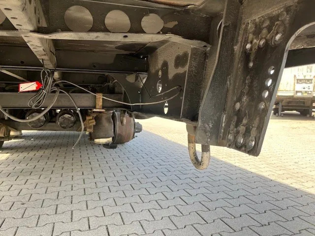 Krone 2023 Krone XL mega hupac flat with damage - Poluprikolica sa zatvorenim sandukom: slika 5 Krone 2023 Krone XL mega hupac flat with damage - Poluprikolica sa zatvorenim sandukom: slika 5