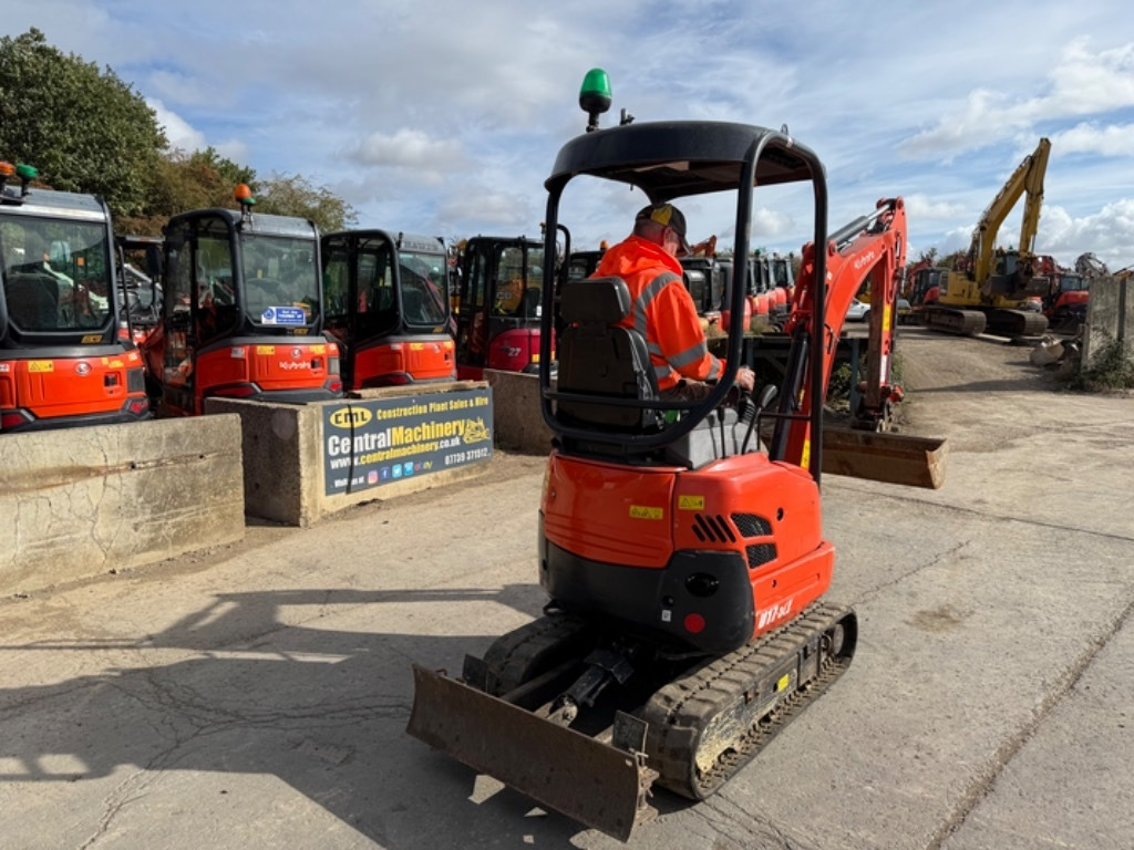 Kubota U 17-3 - Mini bager: slika 5 Kubota U 17-3 - Mini bager: slika 5