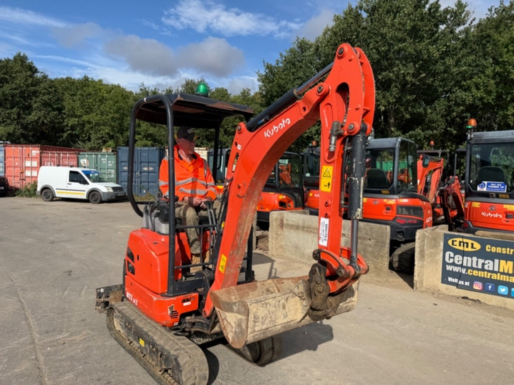 Kubota U 17-3 - Mini bager: slika 4 Kubota U 17-3 - Mini bager: slika 4