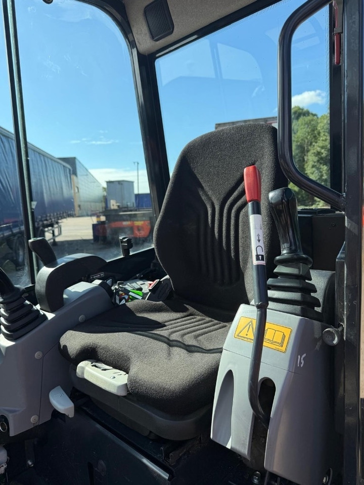 Mini bager Kubota U 27-4: slika 9