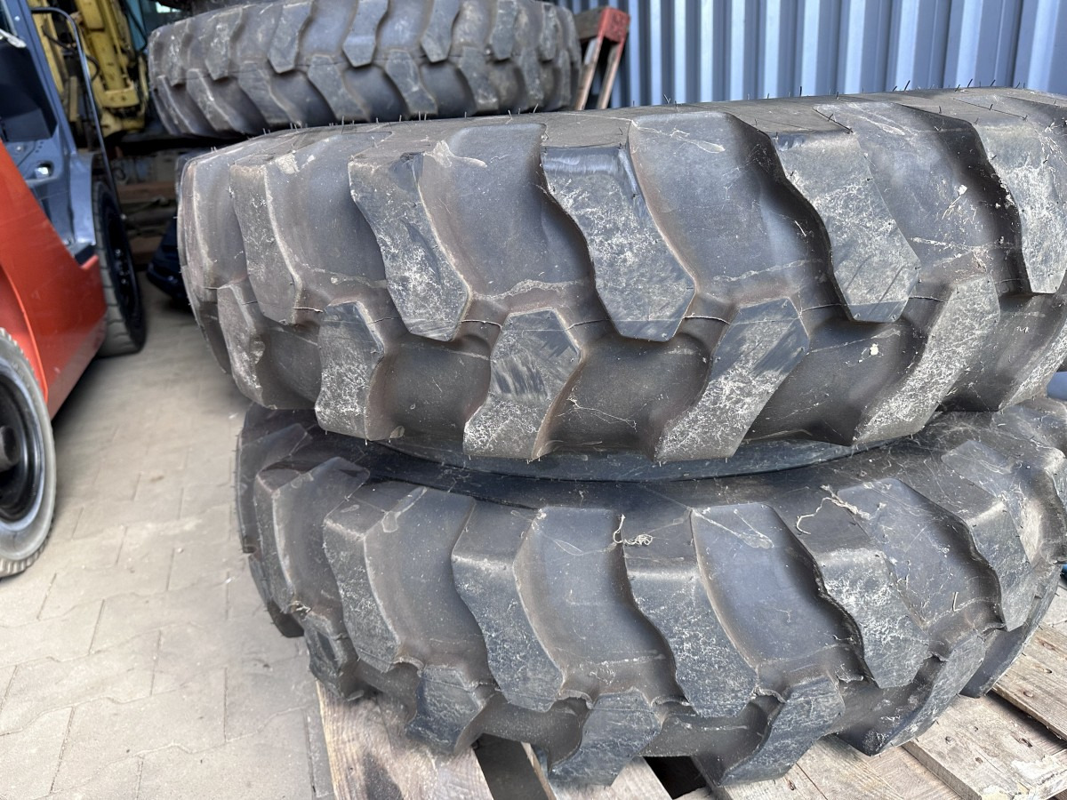 Novu Guma za Bager točkaš Apollo 10.00 - 20 Apollo Kompletträder - Complet tires: slika 6 Novu Guma za Bager točkaš Apollo 10.00 - 20 Apollo Kompletträder - Complet tires: slika 6