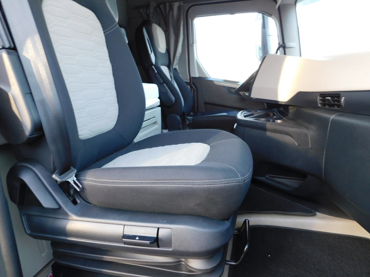 Ford F max 4x2 scab e6 12tx2620 - Tegljač: slika 5 Ford F max 4x2 scab e6 12tx2620 - Tegljač: slika 5