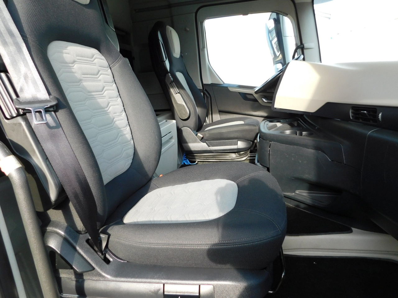 Ford F max ll 4x2 scab e6 12tx2620 - Tegljač: slika 5 Ford F max ll 4x2 scab e6 12tx2620 - Tegljač: slika 5