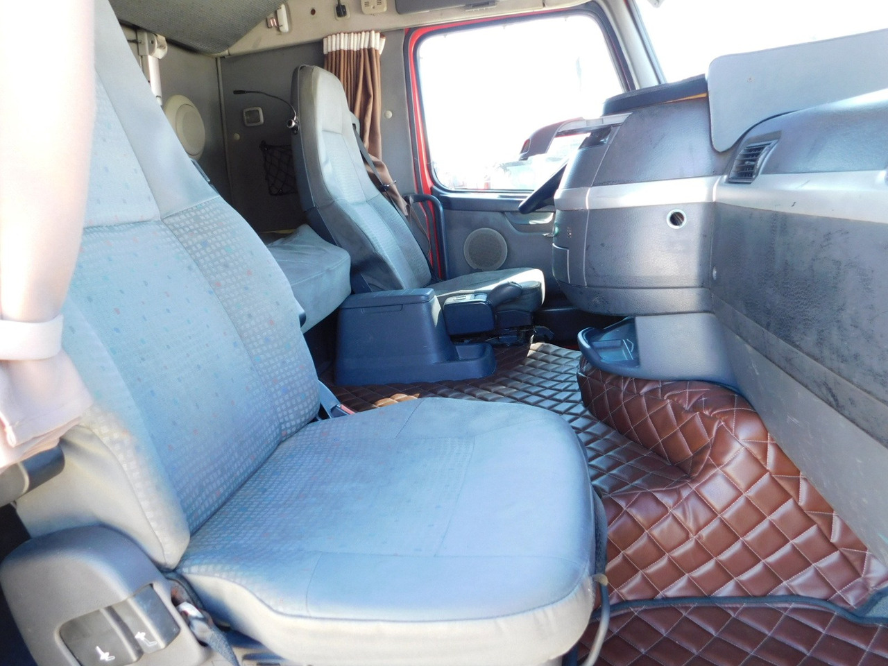 Volvo Fh 12 420 fh42 tb - Tegljač: slika 5 Volvo Fh 12 420 fh42 tb - Tegljač: slika 5