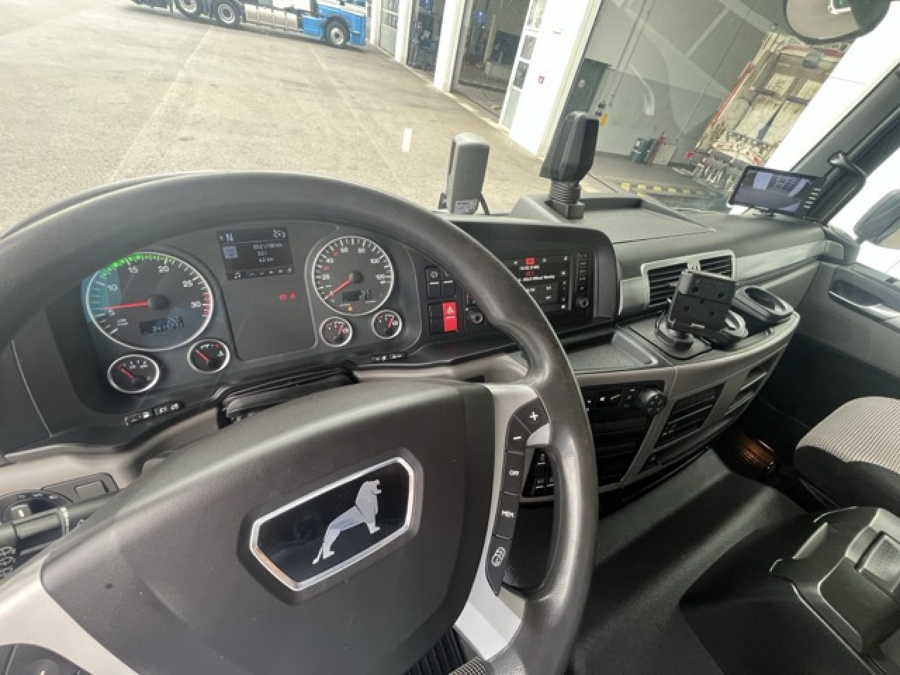 MAN TGM 15.290 4x2 LL Tiefkühler ATP 08.2028 Euro6 - Dostavno vozilo hladnjača: slika 2 MAN TGM 15.290 4x2 LL Tiefkühler ATP 08.2028 Euro6 - Dostavno vozilo hladnjača: slika 2