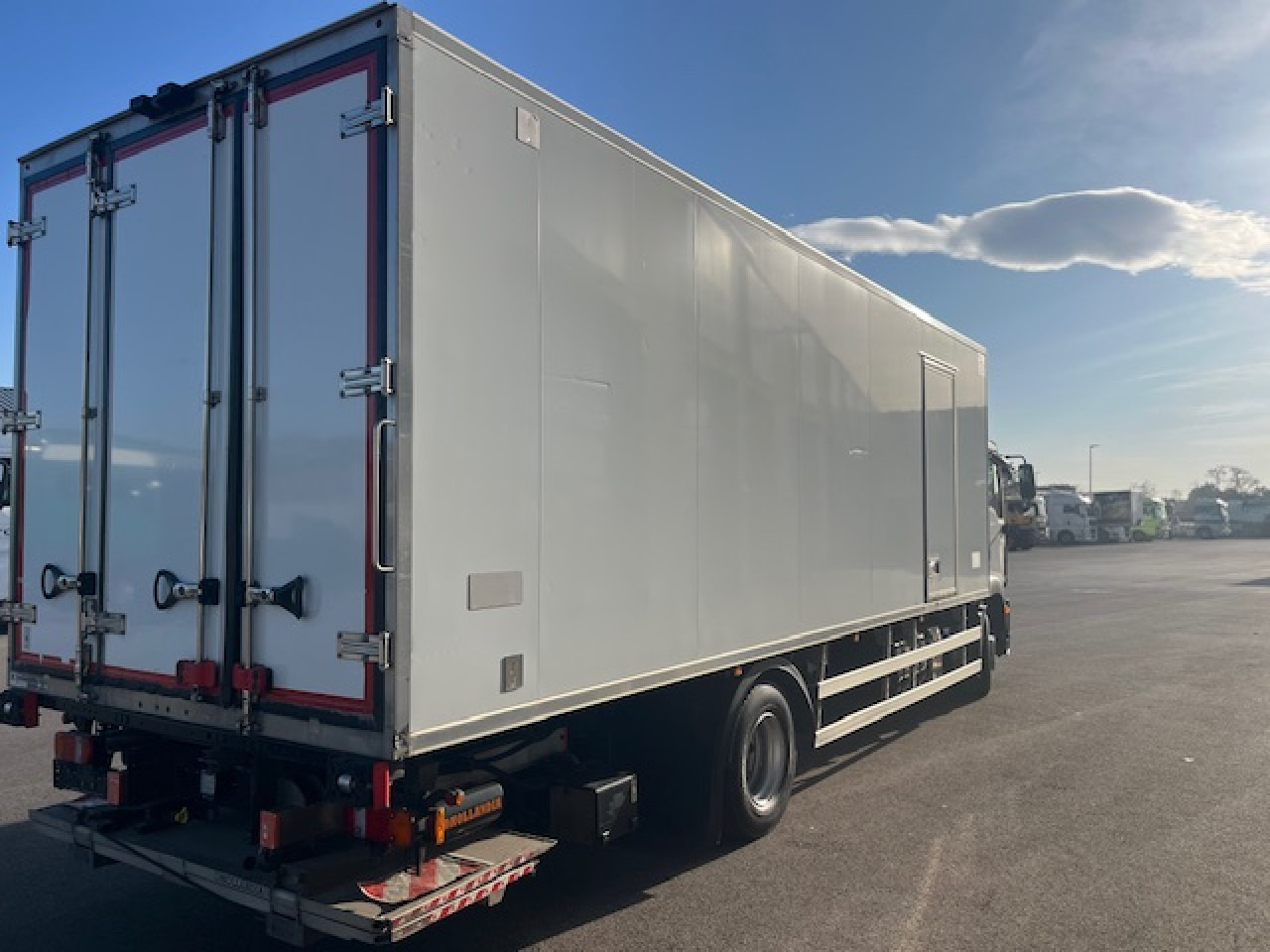 Dostavno vozilo hladnjača MAN TGM 15.290 4x2 LL Tiefkühler ATP möglich Euro6: slika 10 Dostavno vozilo hladnjača MAN TGM 15.290 4x2 LL Tiefkühler ATP möglich Euro6: slika 10