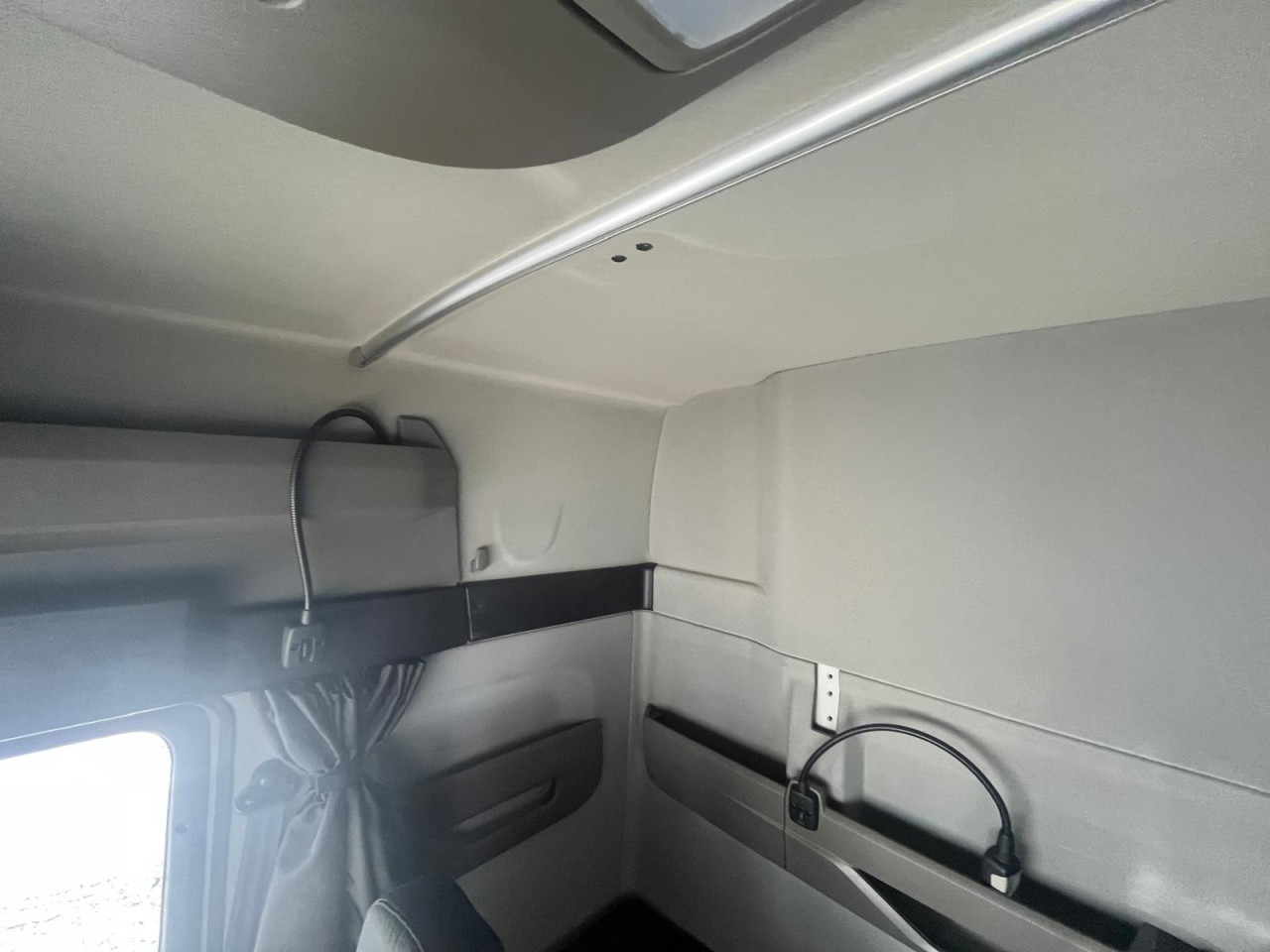 MAN TGX 18.510 4x2 BL SA ADR FL EXII EXIII Euro6 Klima - Tegljač: slika 3 MAN TGX 18.510 4x2 BL SA ADR FL EXII EXIII Euro6 Klima - Tegljač: slika 3
