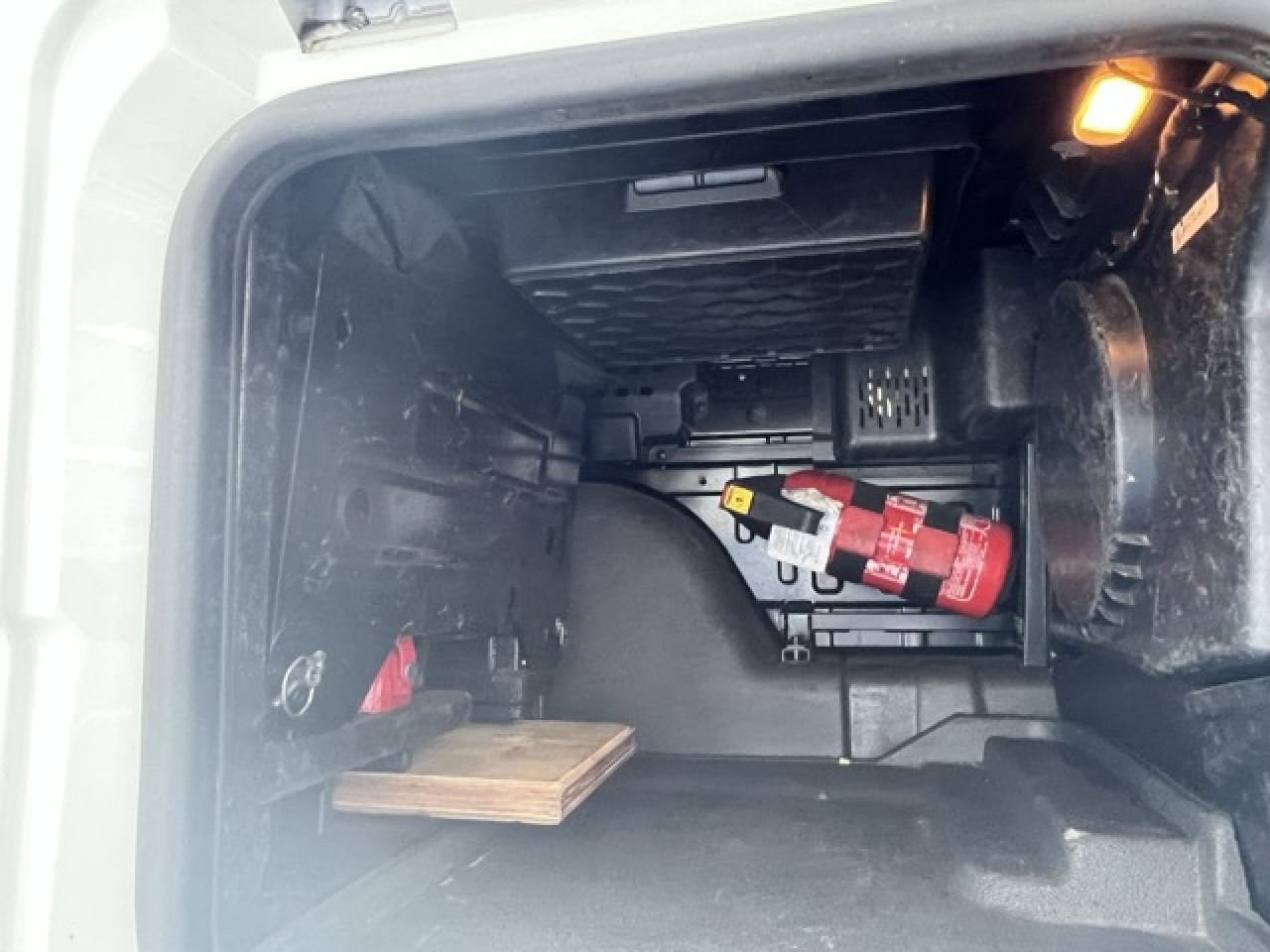 MAN TGX 18.510 4x2 BL SA Euro6 Retarder Klima ZV - Tegljač: slika 3 MAN TGX 18.510 4x2 BL SA Euro6 Retarder Klima ZV - Tegljač: slika 3