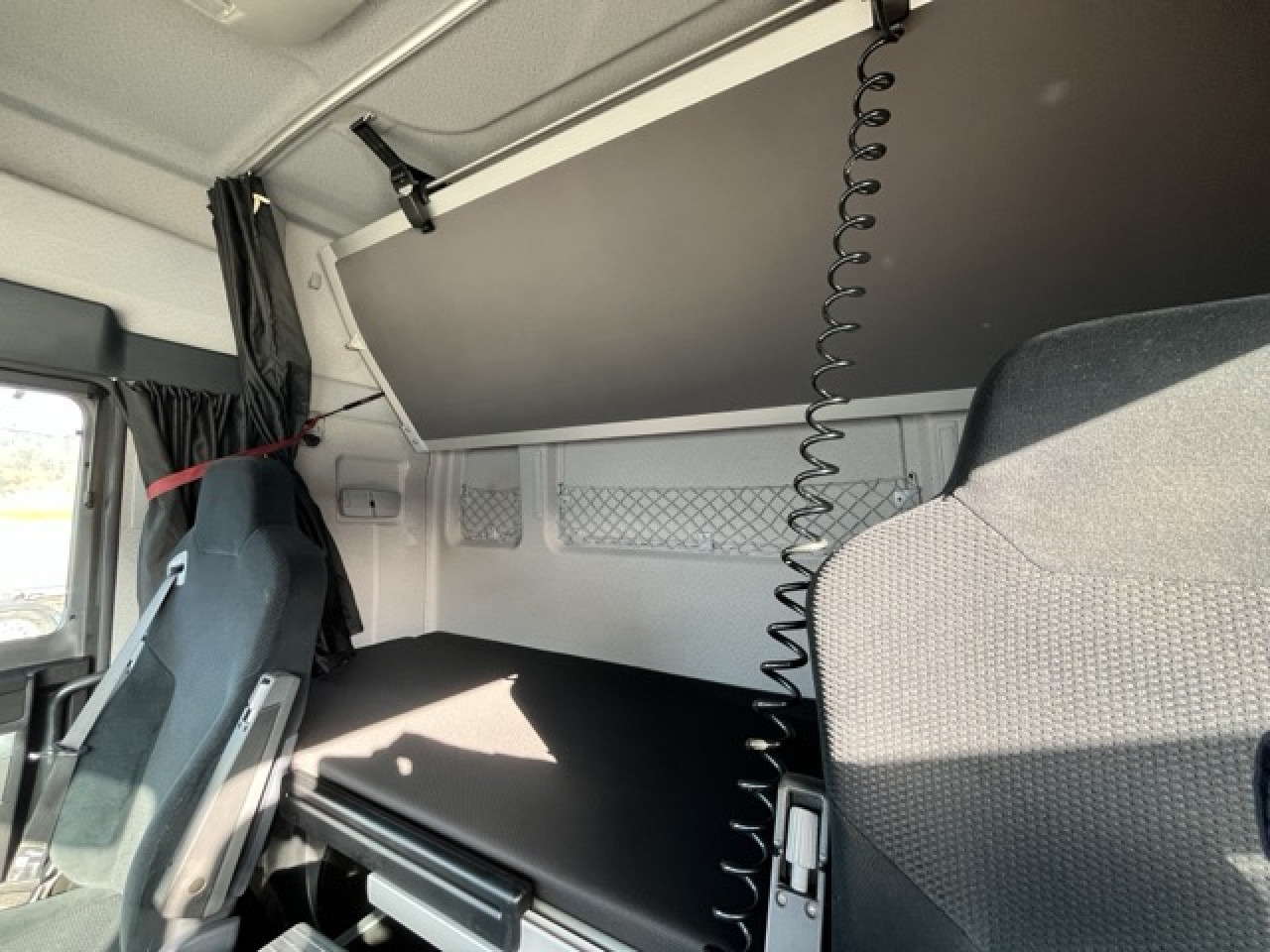 MAN TGX 26.480 6x4 BLS Euro6 Intarder Klima Luftfeder - Tegljač: slika 5 MAN TGX 26.480 6x4 BLS Euro6 Intarder Klima Luftfeder - Tegljač: slika 5