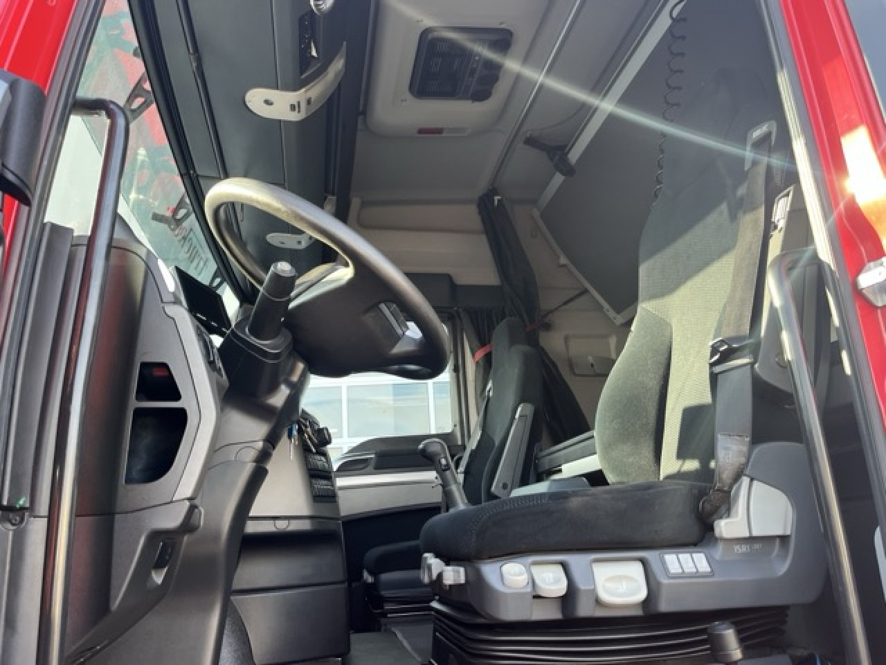 MAN TGX 26.480 6x4 BLS Euro6 Intarder Klima Luftfeder - Tegljač: slika 4 MAN TGX 26.480 6x4 BLS Euro6 Intarder Klima Luftfeder - Tegljač: slika 4