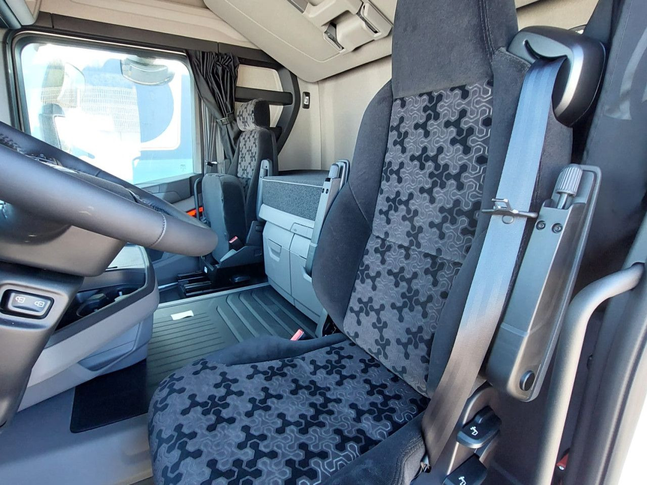 Scania R 460 - Tegljač: slika 2 Scania R 460 - Tegljač: slika 2