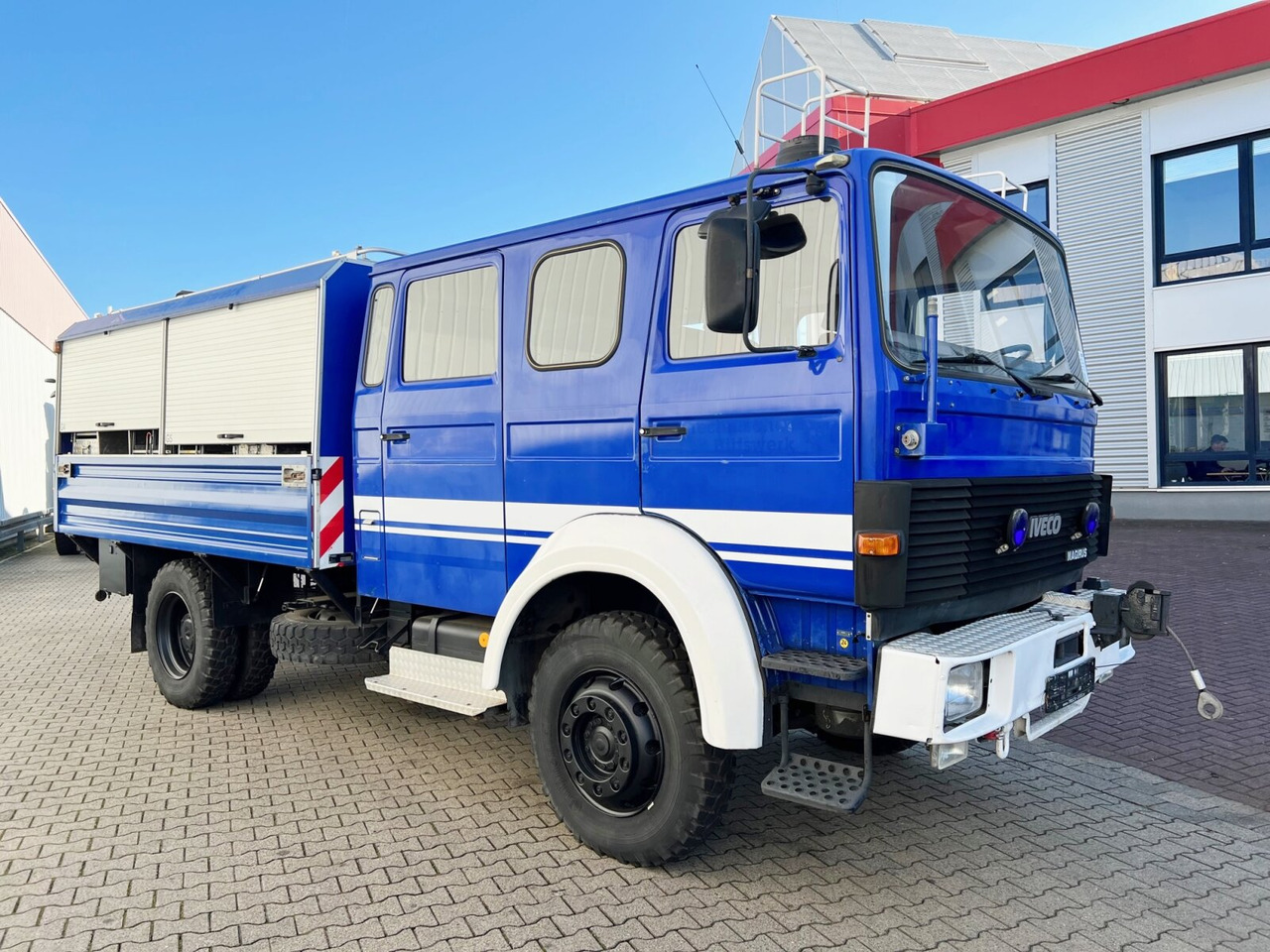 Kamion sa tovarnim sandukom 120-23 AW 4x4 Doka 120-23 AW 4x4 Doka, V8-Motor, Gerätewagen, Seilwinde: slika 10 Kamion sa tovarnim sandukom 120-23 AW 4x4 Doka 120-23 AW 4x4 Doka, V8-Motor, Gerätewagen, Seilwinde: slika 10