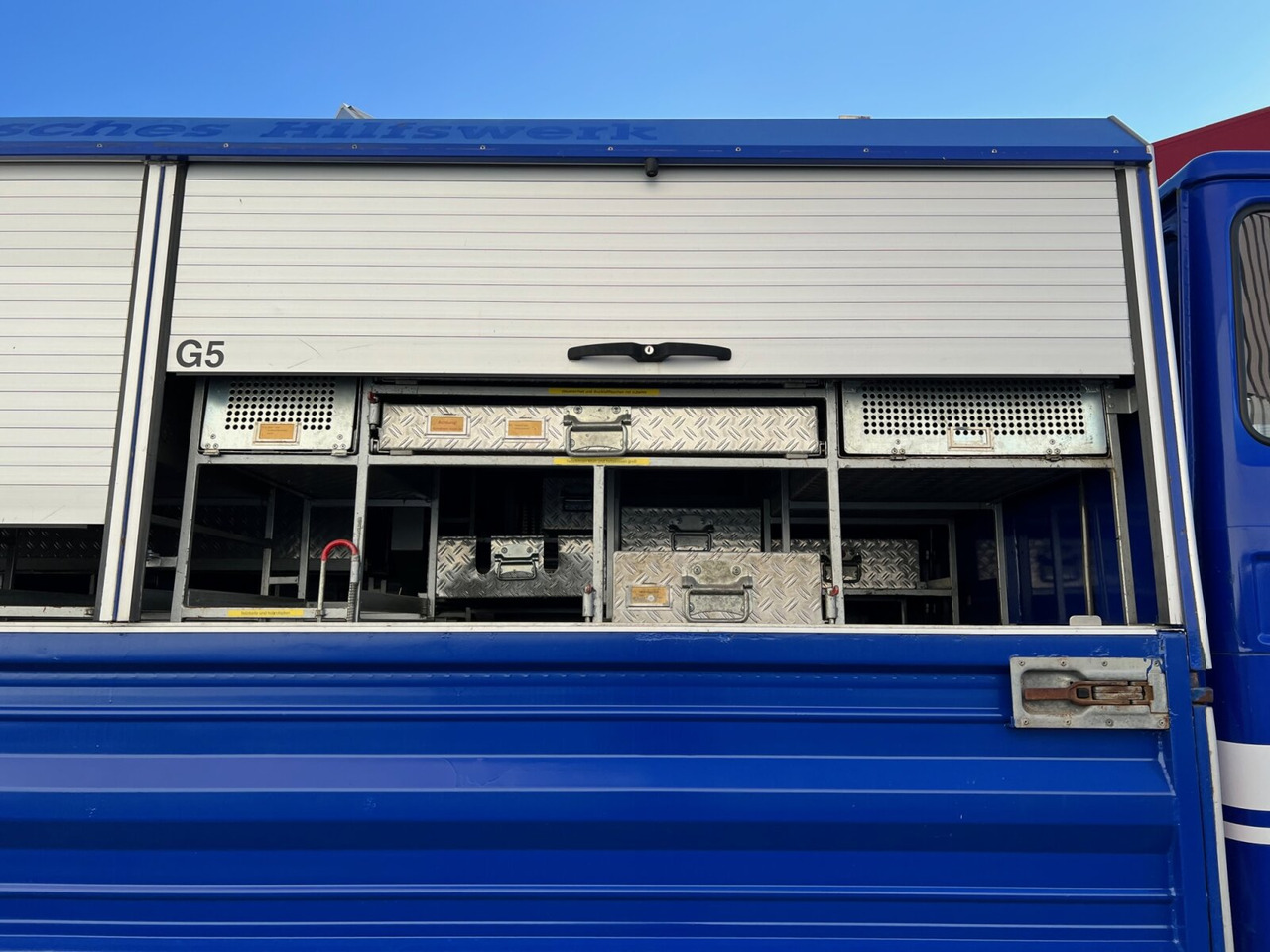 Kamion sa tovarnim sandukom 120-23 AW 4x4 Doka 120-23 AW 4x4 Doka, V8-Motor, Gerätewagen, Seilwinde: slika 11 Kamion sa tovarnim sandukom 120-23 AW 4x4 Doka 120-23 AW 4x4 Doka, V8-Motor, Gerätewagen, Seilwinde: slika 11