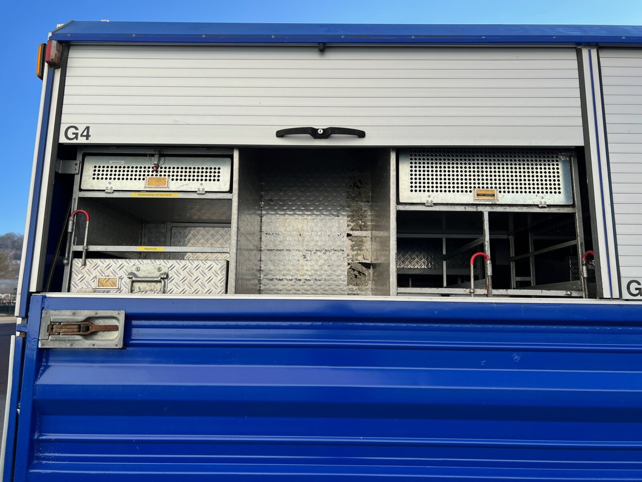 Kamion sa tovarnim sandukom 120-23 AW 4x4 Doka 120-23 AW 4x4 Doka, V8-Motor, Gerätewagen, Seilwinde: slika 12 Kamion sa tovarnim sandukom 120-23 AW 4x4 Doka 120-23 AW 4x4 Doka, V8-Motor, Gerätewagen, Seilwinde: slika 12