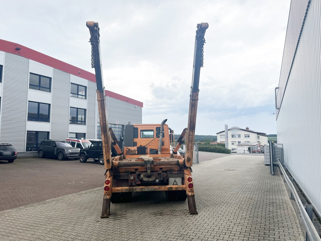 Kamion sa golom šasijom i zatvorenom kabinom 190 AD 35 4x2 190 AD 35 4x2: slika 8