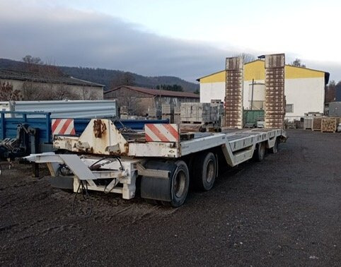 AT 400 AT 400, Verbr. auf 3m, Radmulden, hydr. Rampen - Niska prikolica za prevoz: slika 1 AT 400 AT 400, Verbr. auf 3m, Radmulden, hydr. Rampen - Niska prikolica za prevoz: slika 1