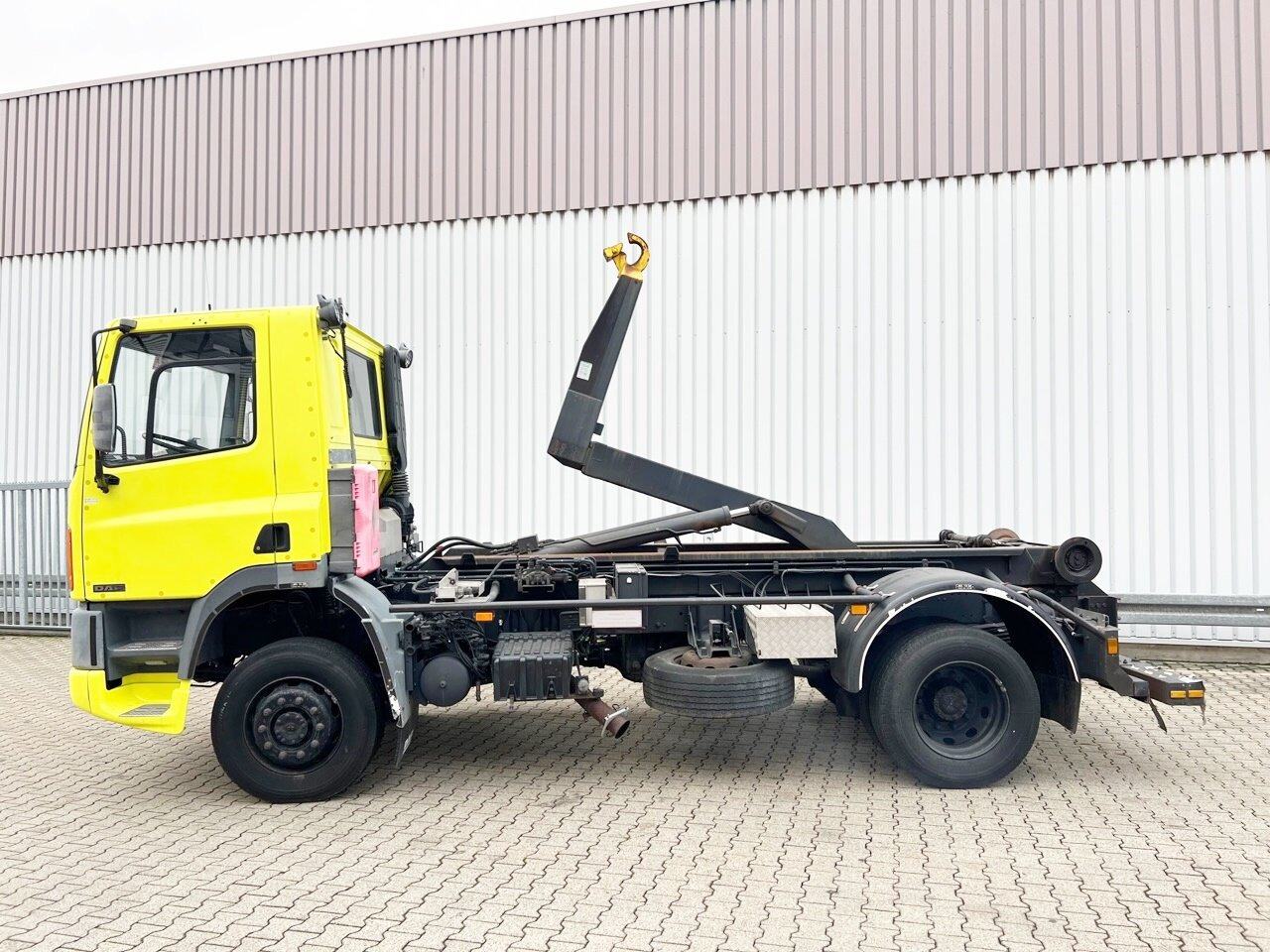 Lizing DAF 65.210 4x4 65.210 4x4 DAF 65.210 4x4 65.210 4x4: slika 13