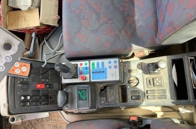 Unimog U300 405/10 4x4 U300 405/10 4x4, Kommunalhydraulik, Frontzapfwelle, Kipper - Dostavno vozilo: slika 5 Unimog U300 405/10 4x4 U300 405/10 4x4, Kommunalhydraulik, Frontzapfwelle, Kipper - Dostavno vozilo: slika 5