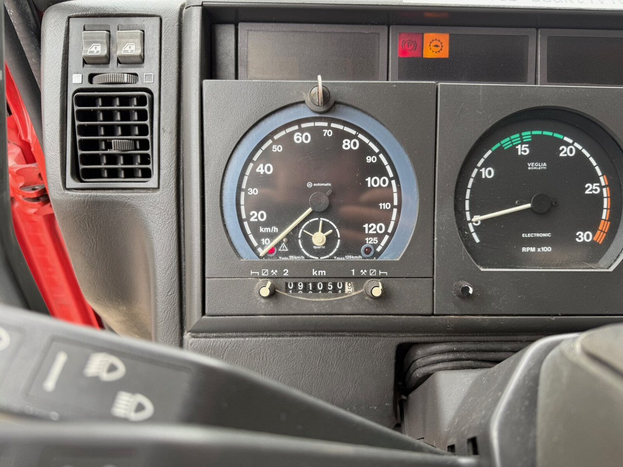 EuroTech 240E38 6x2-4 EuroTech 240E38 6x2-4, Lift-/Lenkachse, Seilwinde, Kran Hiab 100 - Kamion sa hidrauličnom kukom, Kamion sa dizalicom: slika 4 EuroTech 240E38 6x2-4 EuroTech 240E38 6x2-4, Lift-/Lenkachse, Seilwinde, Kran Hiab 100 - Kamion sa hidrauličnom kukom, Kamion sa dizalicom: slika 4