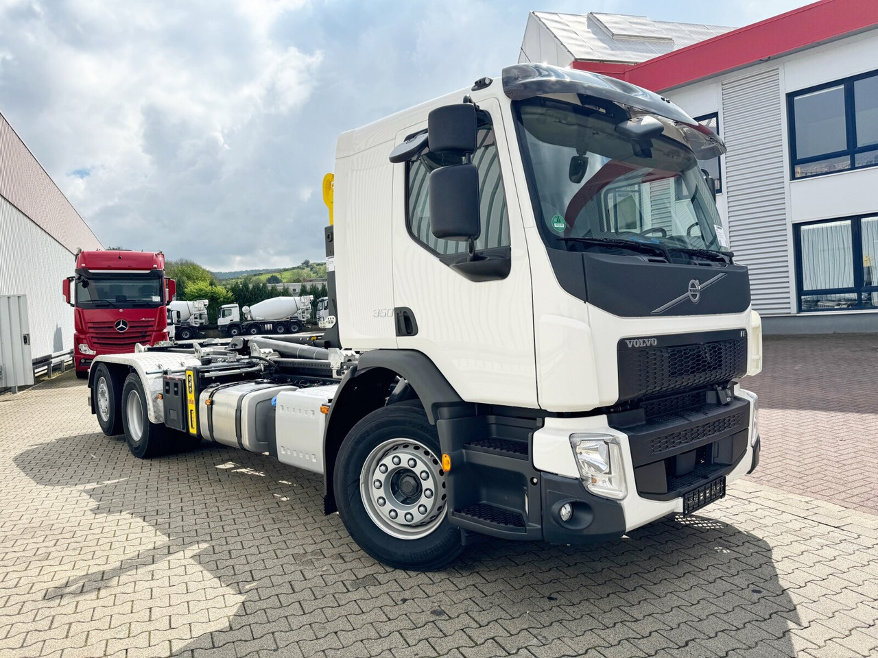 Novu Kamion sa golom šasijom i zatvorenom kabinom FE 350 6x2-4 FE 350/380 6x2-4, Lenk-/Liftachse: slika 8 Novu Kamion sa golom šasijom i zatvorenom kabinom FE 350 6x2-4 FE 350/380 6x2-4, Lenk-/Liftachse: slika 8