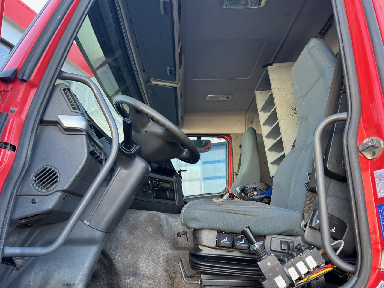 FM 460 8x2-6 FM 460 8x2-6, Lenk-/Liftachse, Kran HMF 2020-K4, Funk - Kamion sa hidrauličnom kukom, Kamion sa dizalicom: slika 5 FM 460 8x2-6 FM 460 8x2-6, Lenk-/Liftachse, Kran HMF 2020-K4, Funk - Kamion sa hidrauličnom kukom, Kamion sa dizalicom: slika 5