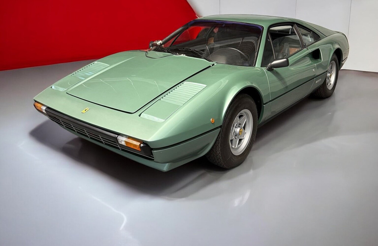 Automobil Ferrari 308 GTB Vetrosina Coupe 308 GTB Vetrosina Coupe: slika 1