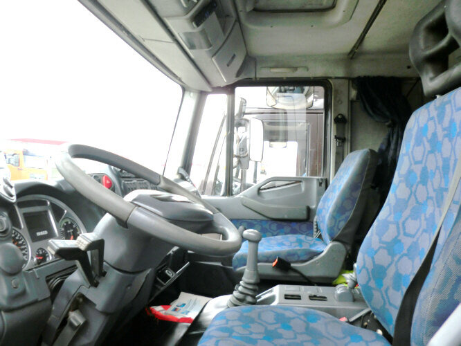 Iveco EuroCargo 75 E 17/4x2 EuroCargo 75 E 17/4x2, 6x VORHANDEN! - Kamion sa zatvorenim sandukom: slika 3 Iveco EuroCargo 75 E 17/4x2 EuroCargo 75 E 17/4x2, 6x VORHANDEN! - Kamion sa zatvorenim sandukom: slika 3