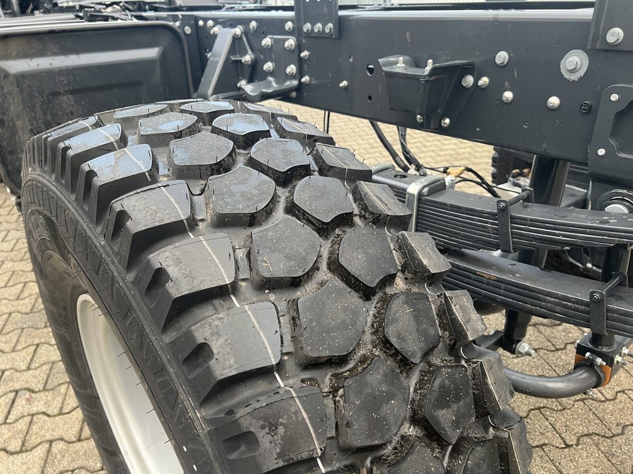 Iveco EuroCargo ML150E24 WS 4x4 EuroCargo ML150E24 WS 4x4, Euro3, mehrfach Vorhanden! - Kamion sa golom šasijom i zatvorenom kabinom: slika 4 Iveco EuroCargo ML150E24 WS 4x4 EuroCargo ML150E24 WS 4x4, Euro3, mehrfach Vorhanden! - Kamion sa golom šasijom i zatvorenom kabinom: slika 4