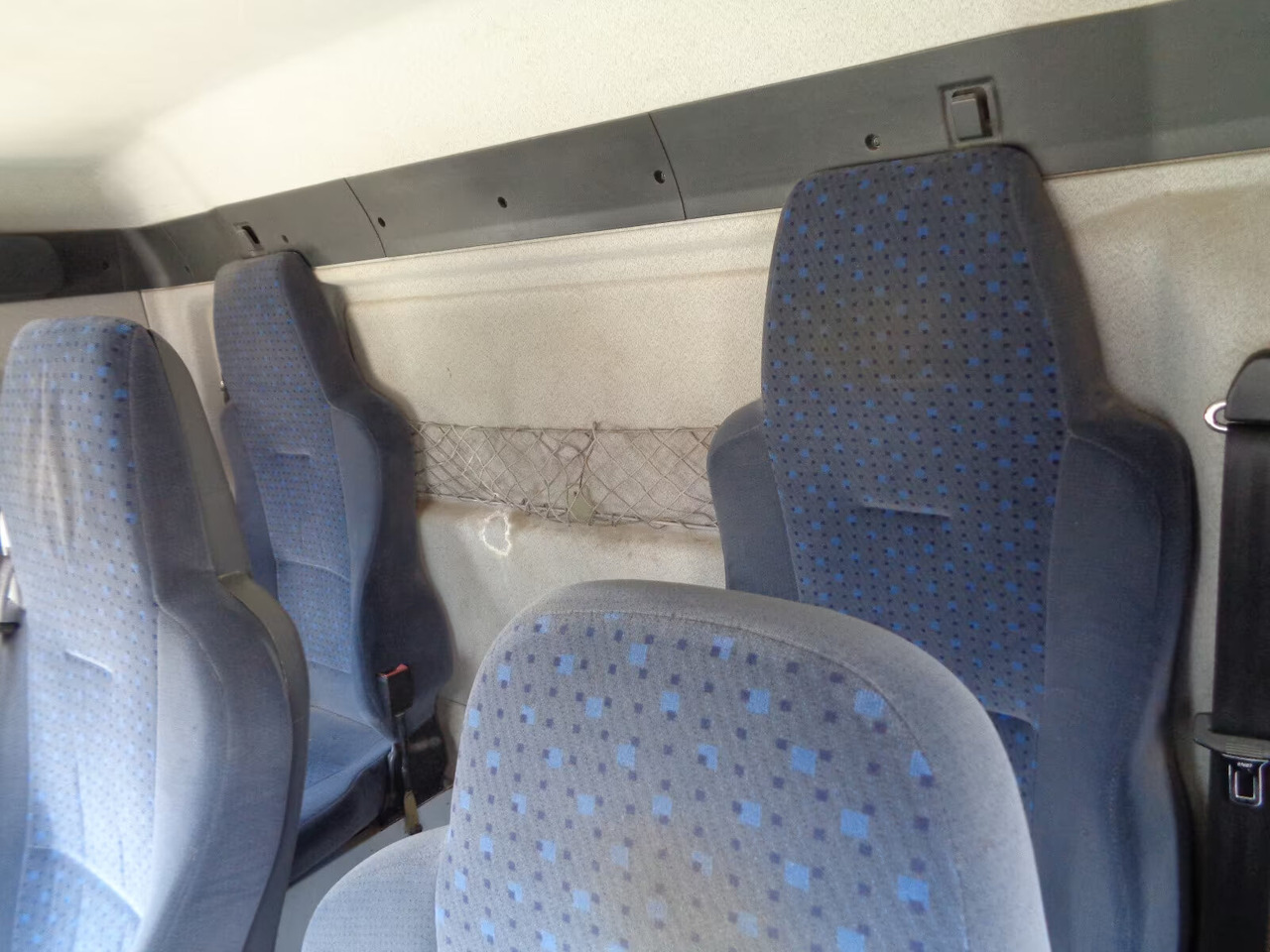 MAN TGA 18.350 LL 4x2 TGA 18.350 LL 4x2, 5 Sitze - Kamion: slika 3 MAN TGA 18.350 LL 4x2 TGA 18.350 LL 4x2, 5 Sitze - Kamion: slika 3