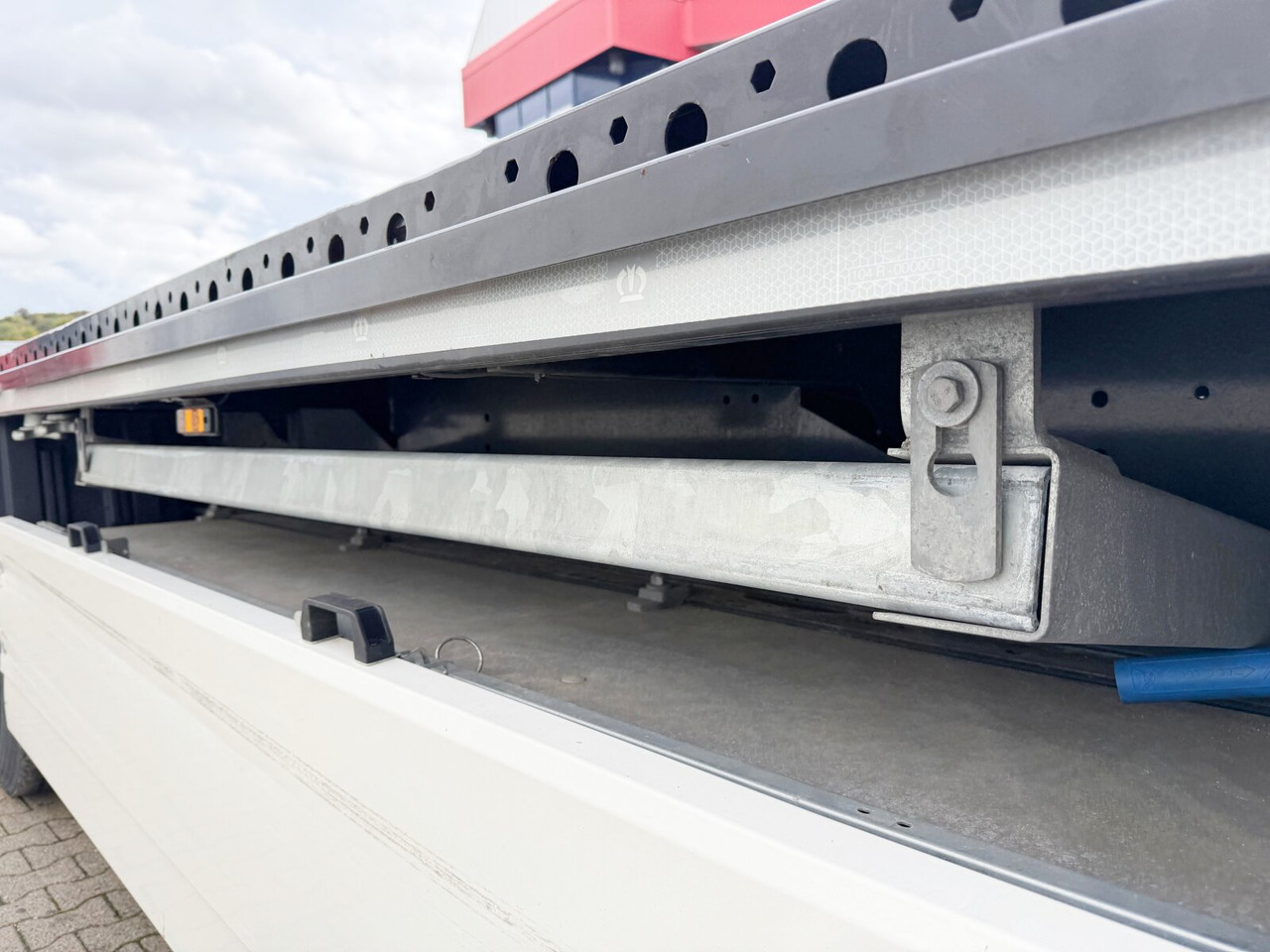 Krone SDP 27 SDP 27, Liftachse, Twist-Locks, 20/2x20/40Fuß, Neuwertig! - Plato poluprikolica: slika 2 Krone SDP 27 SDP 27, Liftachse, Twist-Locks, 20/2x20/40Fuß, Neuwertig! - Plato poluprikolica: slika 2