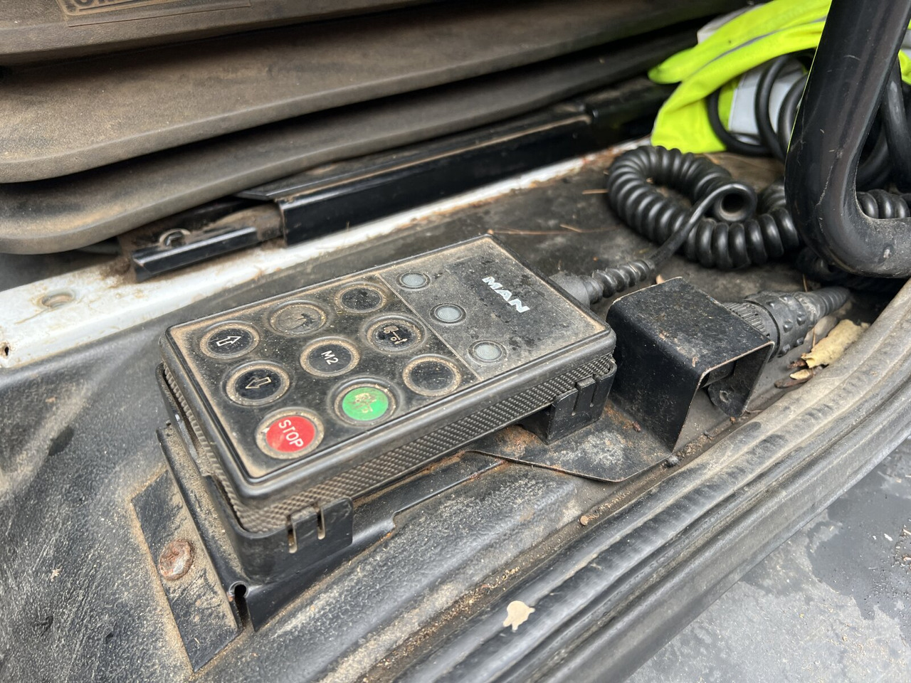 MAN LE 14.280 4x2 L LE 14.280 4x2 L, Maschinentransporter, 2x AHK - Kamion sa tovarnim sandukom: slika 3 MAN LE 14.280 4x2 L LE 14.280 4x2 L, Maschinentransporter, 2x AHK - Kamion sa tovarnim sandukom: slika 3