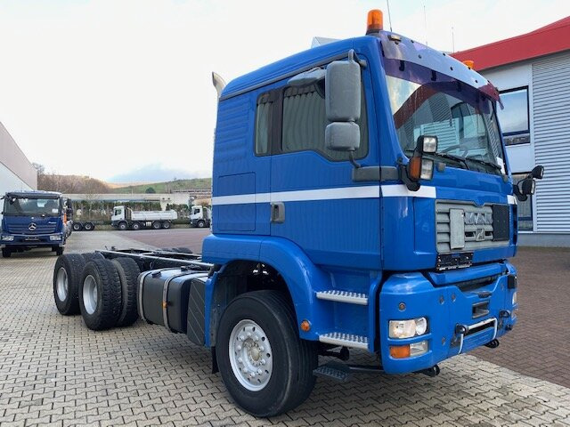 Kamion sa golom šasijom i zatvorenom kabinom MAN TGA 26.480 6x4 FDLK TGA 26.480 6x4 FDLK, Winterdienstausstattung: slika 8