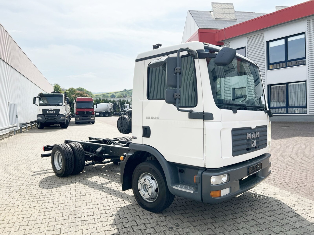 Novu Kamion sa golom šasijom i zatvorenom kabinom MAN TGL 12.210 4X2 BL TGL 12.210 4X2 BL: slika 8