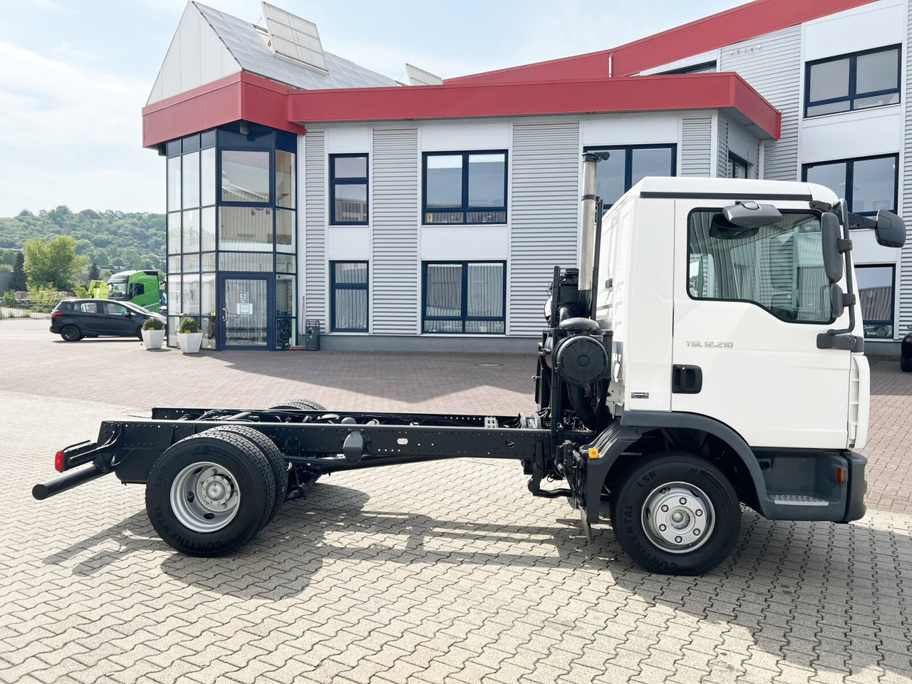 Novu Kamion sa golom šasijom i zatvorenom kabinom MAN TGL 12.210 4X2 BL TGL 12.210 4X2 BL: slika 9