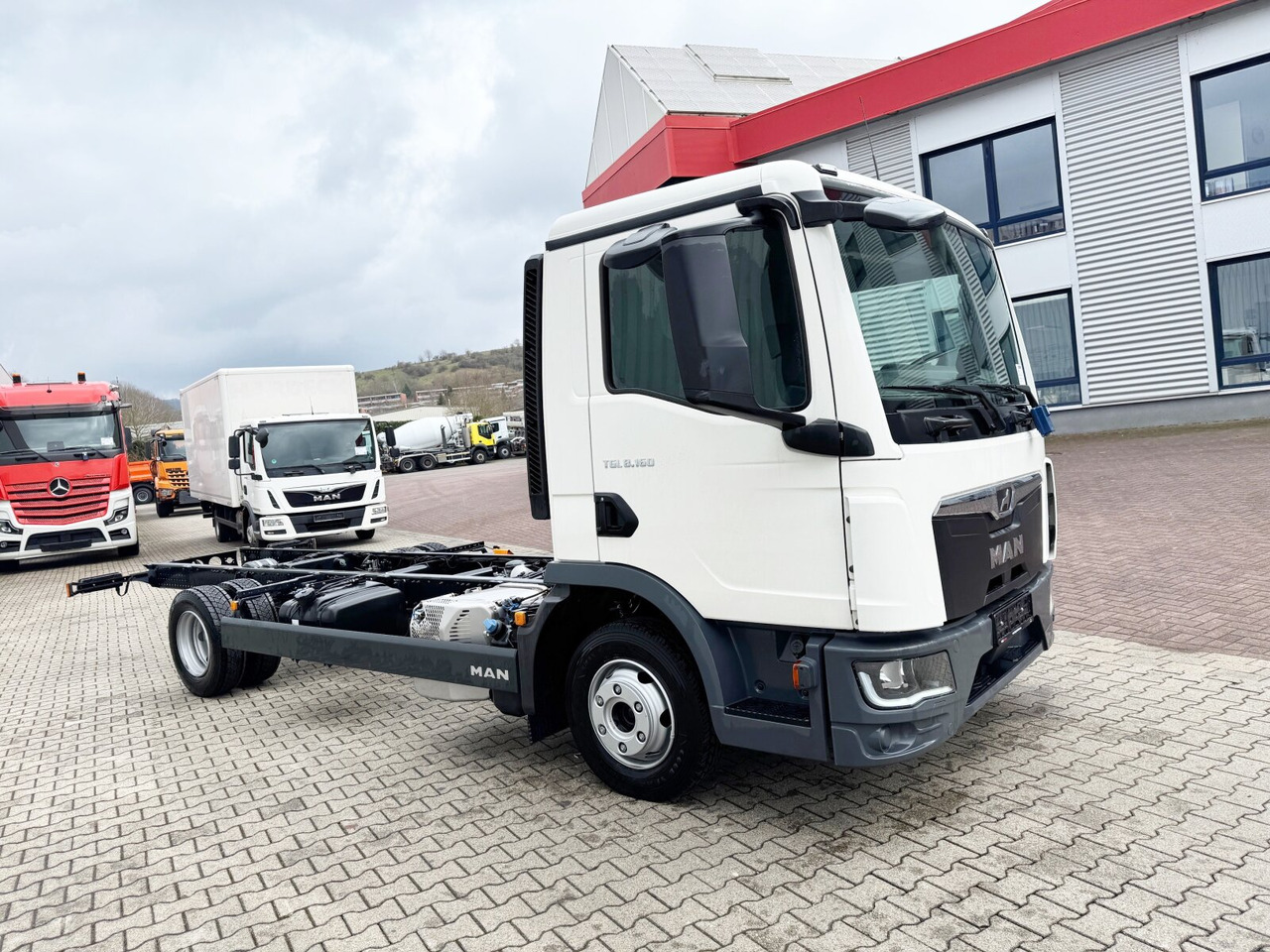 Lizing MAN TGL 8.160 4x2 BL CH TGL 8.160 4x2 BL CH MAN TGL 8.160 4x2 BL CH TGL 8.160 4x2 BL CH: slika 9 Lizing MAN TGL 8.160 4x2 BL CH TGL 8.160 4x2 BL CH MAN TGL 8.160 4x2 BL CH TGL 8.160 4x2 BL CH: slika 9