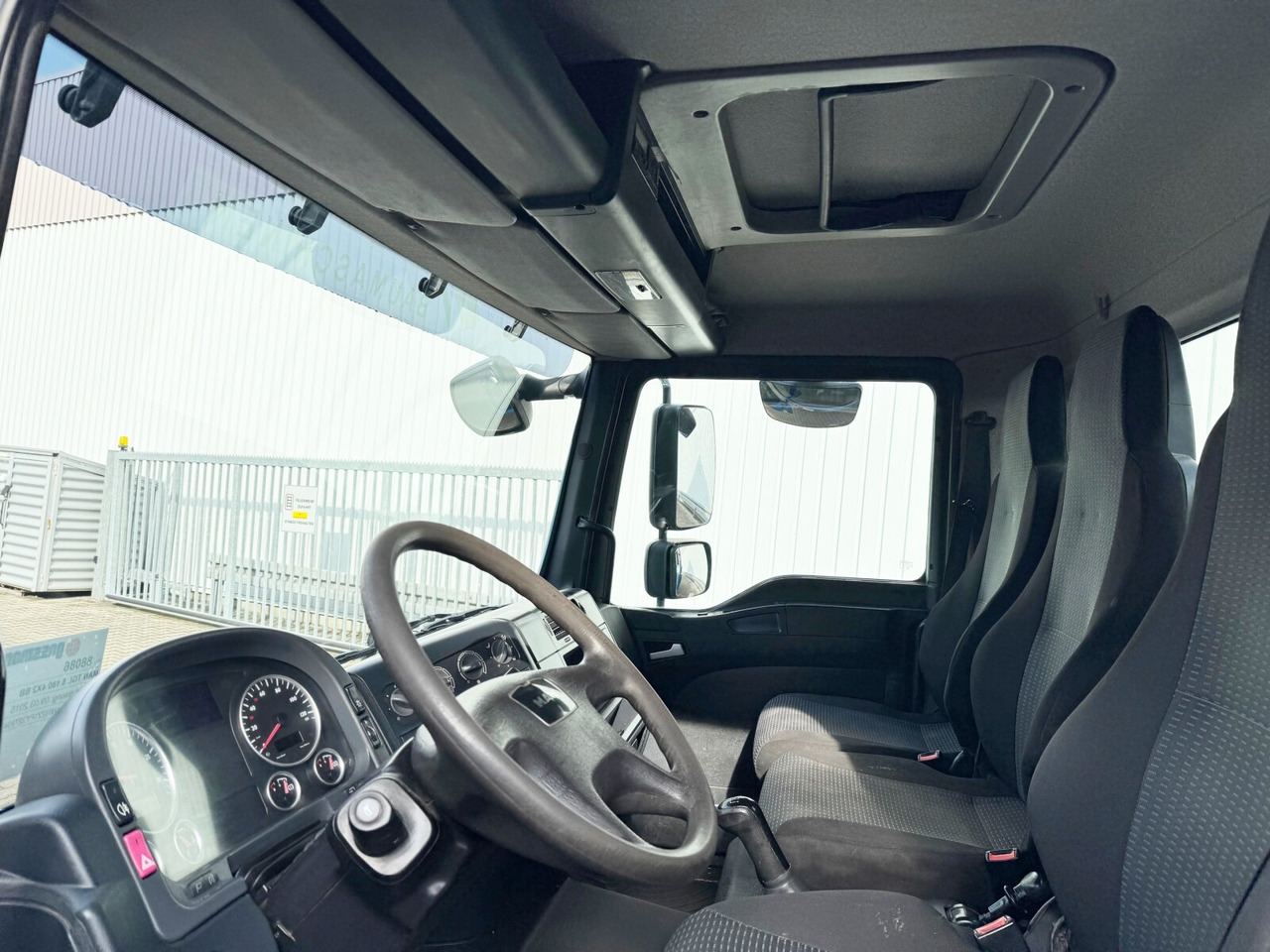 Interior photo 1: Istovarivač MAN TGL 8.180 4X2 BB TGL 8.180 4X2 BB, Meiller Kipper, 2x AHK