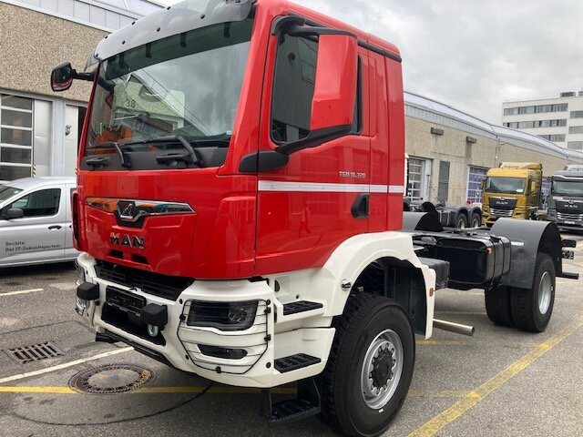 MAN TGM 18.320 4x4 BB CH TGM 18.320 4x4 BB CH - Kamion sa golom šasijom i zatvorenom kabinom: slika 1 MAN TGM 18.320 4x4 BB CH TGM 18.320 4x4 BB CH - Kamion sa golom šasijom i zatvorenom kabinom: slika 1