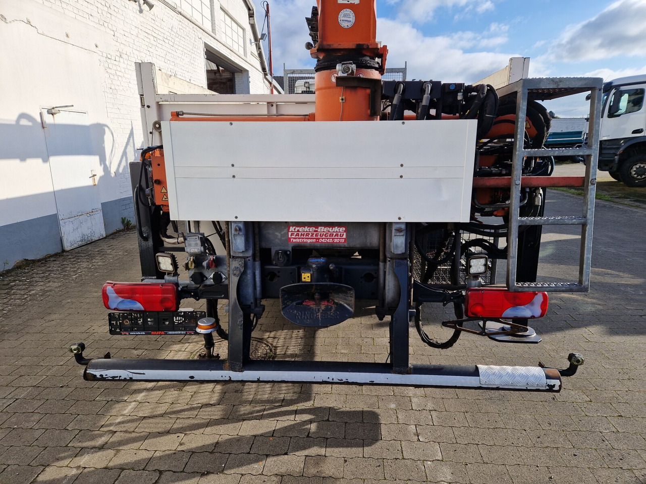 MAN TGM 18.340 4x2 BL TGM 18.340 4x2 BL, Atlas Ladekran 135.2 V, 9.8m - 1040 kg - Kamion sa dizalicom, Kamion sa tovarnim sandukom: slika 4 MAN TGM 18.340 4x2 BL TGM 18.340 4x2 BL, Atlas Ladekran 135.2 V, 9.8m - 1040 kg - Kamion sa dizalicom, Kamion sa tovarnim sandukom: slika 4