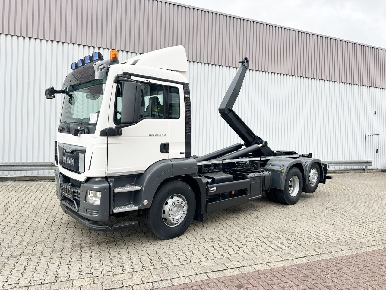 MAN TGS 26.440 6x2 BL TGS 26.440 6x2 BL - Kamion sa hidrauličnom kukom: slika 1 MAN TGS 26.440 6x2 BL TGS 26.440 6x2 BL - Kamion sa hidrauličnom kukom: slika 1