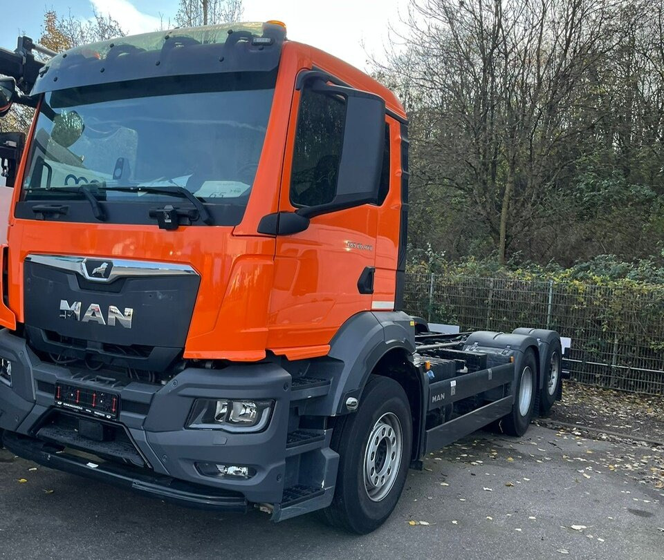 MAN TGS 26.470 6x2-4 BL CH TGS 26.470 6x2-4 BL CH, Lenk-/Liftachse, NMV - Kamion sa hidrauličnom kukom: slika 3 MAN TGS 26.470 6x2-4 BL CH TGS 26.470 6x2-4 BL CH, Lenk-/Liftachse, NMV - Kamion sa hidrauličnom kukom: slika 3