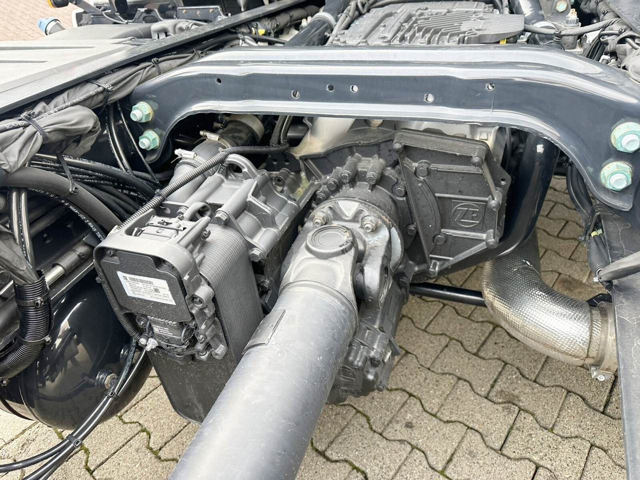 MAN TGS 26.480 6x2-4 LL TGS 26.480 6x2-4 LL, Retarder, Lenk-/Liftachse, Standklima - Kamion sa golom šasijom i zatvorenom kabinom: slika 5 MAN TGS 26.480 6x2-4 LL TGS 26.480 6x2-4 LL, Retarder, Lenk-/Liftachse, Standklima - Kamion sa golom šasijom i zatvorenom kabinom: slika 5