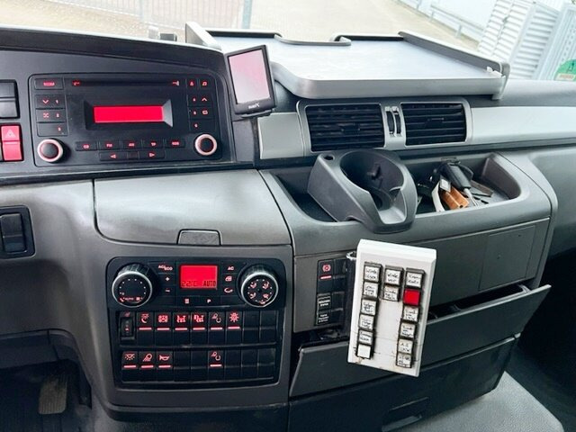 Šticar, Kamion sa dizalicom MAN TGS 26.480 6x4 BB TGS 26.480 6x4 BB, Intarder, Kran Epsilon S270L88, Langholz: slika 7 Šticar, Kamion sa dizalicom MAN TGS 26.480 6x4 BB TGS 26.480 6x4 BB, Intarder, Kran Epsilon S270L88, Langholz: slika 7