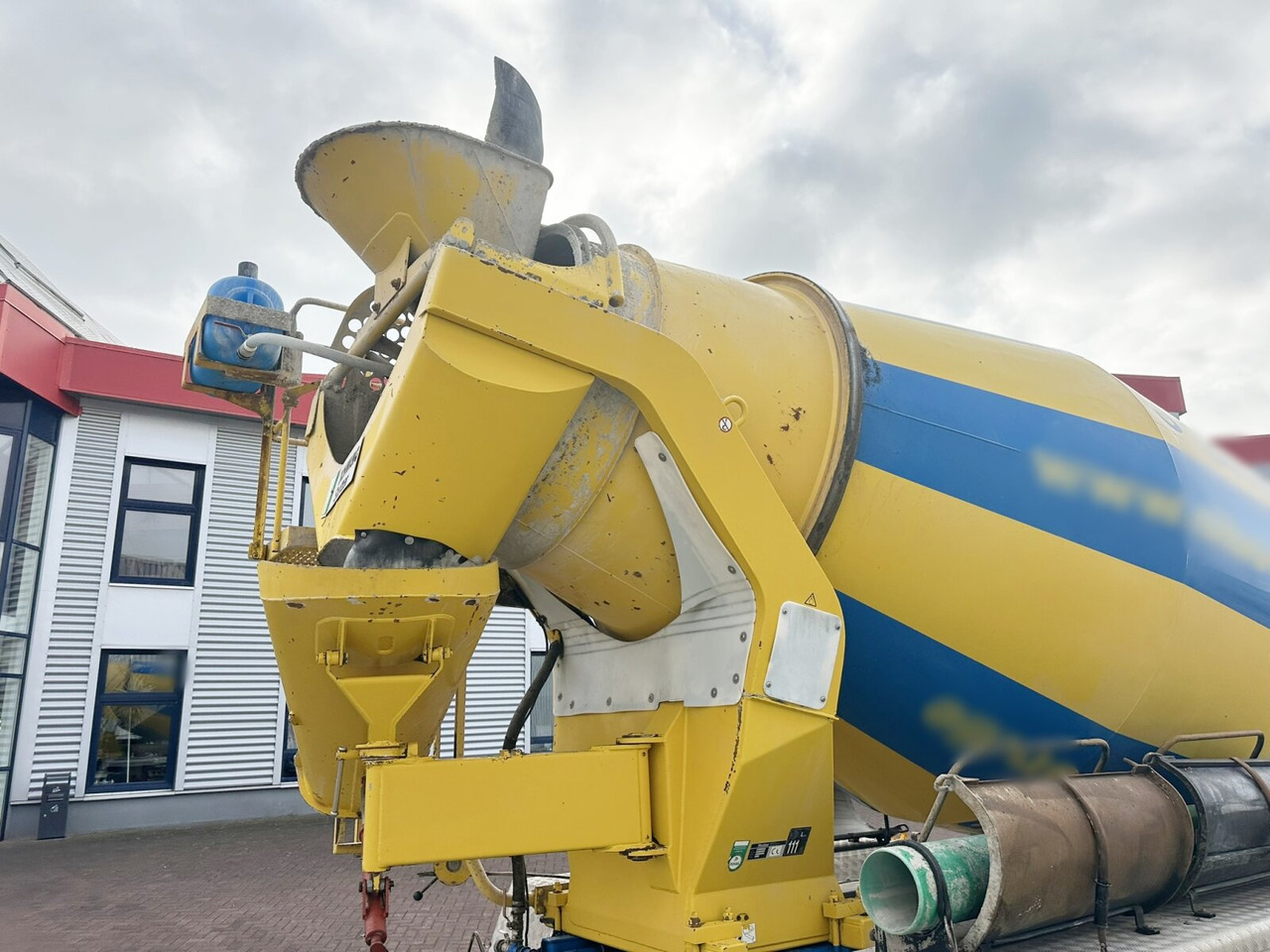 MAN TGS 32.400 8X4 BB TGS 32.400 8x4 BB, Stetter ca. 9m³ - Mikser za beton: slika 3 MAN TGS 32.400 8X4 BB TGS 32.400 8x4 BB, Stetter ca. 9m³ - Mikser za beton: slika 3