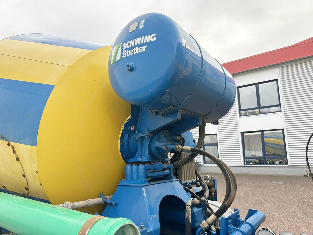 MAN TGS 32.400 8X4 BB TGS 32.400 8x4 BB, Stetter ca. 9m³ - Mikser za beton: slika 2 MAN TGS 32.400 8X4 BB TGS 32.400 8x4 BB, Stetter ca. 9m³ - Mikser za beton: slika 2