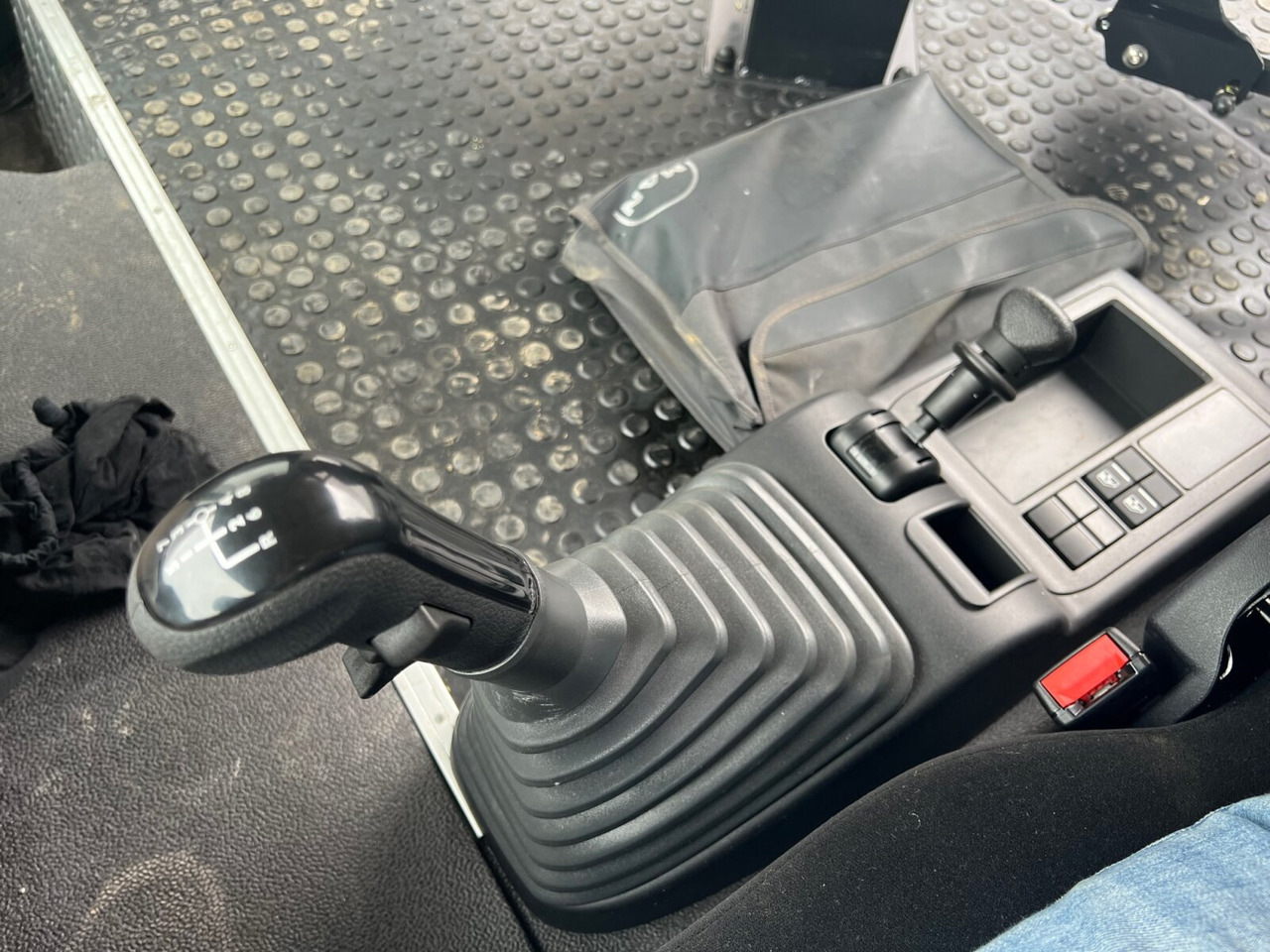 Lizing MAN TGS 33.360/440 6x4 BB TGS 33.360/440 6x4 BB, Häckslerkabine, NMV Nebenantrieb MAN TGS 33.360/440 6x4 BB TGS 33.360/440 6x4 BB, Häckslerkabine, NMV Nebenantrieb: slika 6 Lizing MAN TGS 33.360/440 6x4 BB TGS 33.360/440 6x4 BB, Häckslerkabine, NMV Nebenantrieb MAN TGS 33.360/440 6x4 BB TGS 33.360/440 6x4 BB, Häckslerkabine, NMV Nebenantrieb: slika 6