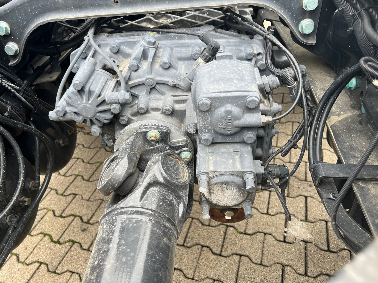 Lizing MAN TGS 33.360/440 6x4 BB TGS 33.360/440 6x4 BB, Häckslerkabine, NMV Nebenantrieb MAN TGS 33.360/440 6x4 BB TGS 33.360/440 6x4 BB, Häckslerkabine, NMV Nebenantrieb: slika 11 Lizing MAN TGS 33.360/440 6x4 BB TGS 33.360/440 6x4 BB, Häckslerkabine, NMV Nebenantrieb MAN TGS 33.360/440 6x4 BB TGS 33.360/440 6x4 BB, Häckslerkabine, NMV Nebenantrieb: slika 11